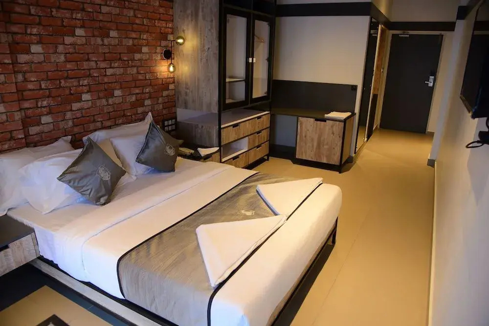 Super Townhouse Oak Mangalore Formerly Kudro Destinn