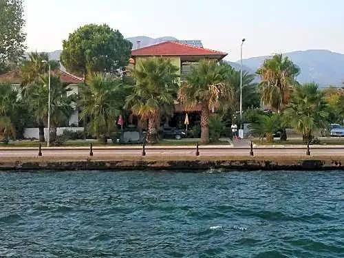 Flora Hotel