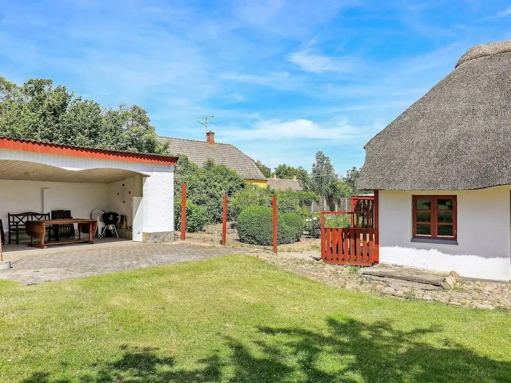 Peaceful Holiday Home in Humble on Natural Ploh