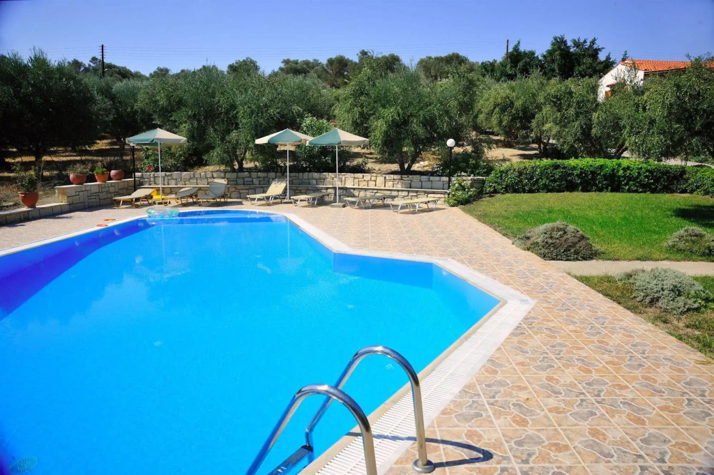 Lefkothea Villas with Large Pool, BBQ & Playground
