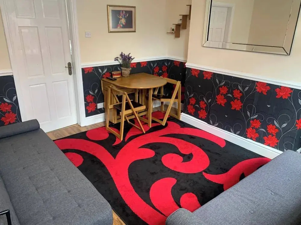 By the Sea, Sleeps 4-6, Private Patio, Nearbeach, Seasideretreat, Train to Liverpool or Chester is a hop Skip and a Jump Away