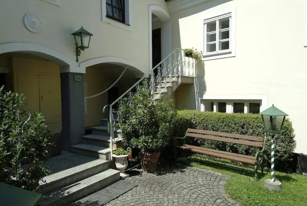Hotel Biedermeier Hof