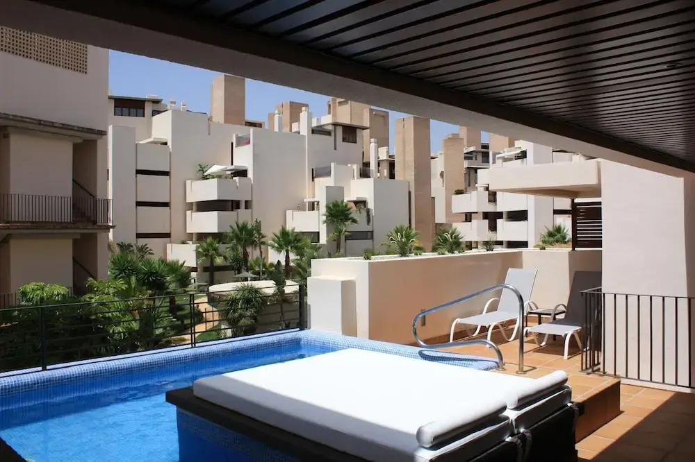 Apartment with Private Swimming Pool