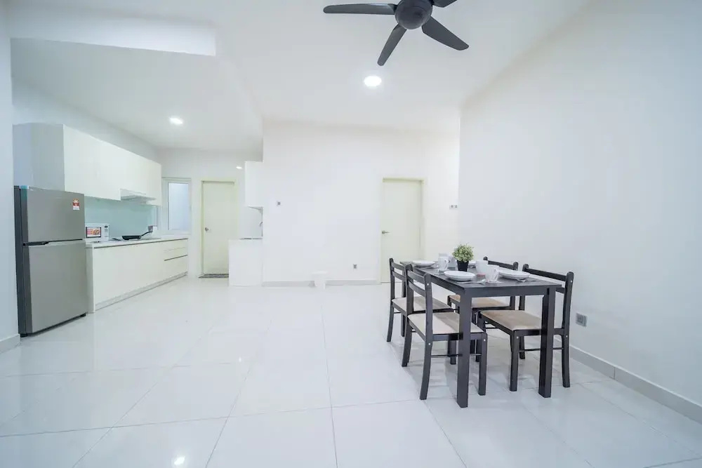 OYO Home 89449 Fancy 2 Bedroom Crest Residence