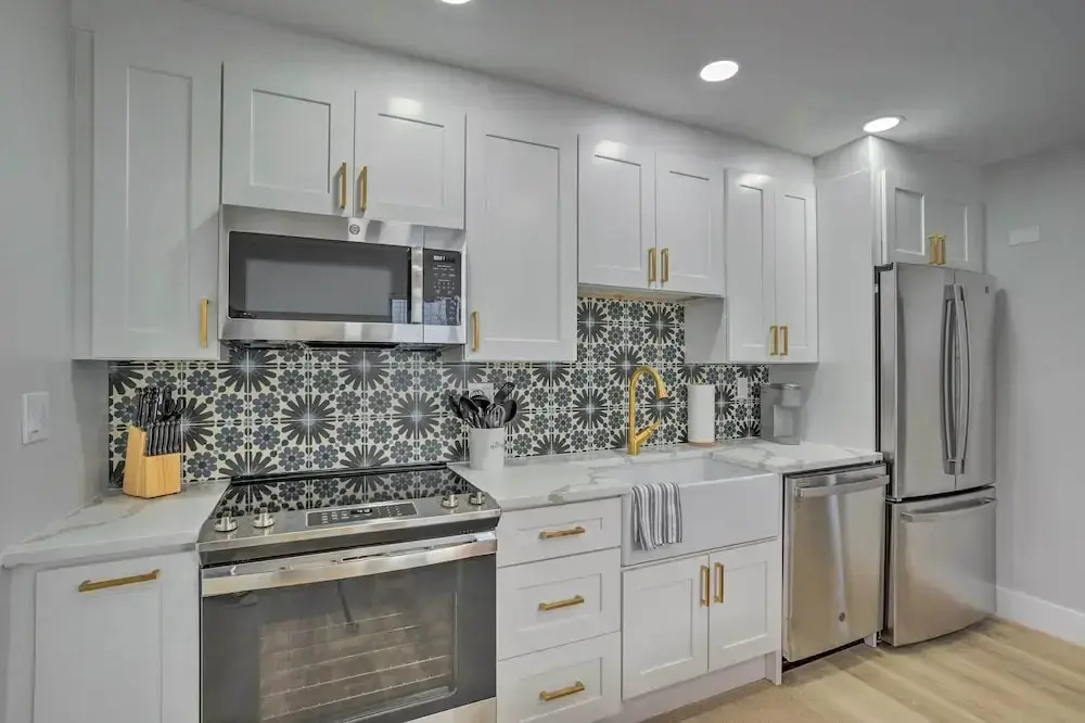 Cozy West Palm Beach Condo: 1 Block to Shore!