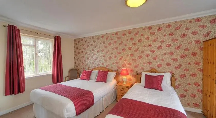 Lochnell Arms Hotel