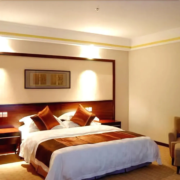 Golden Oriental Business Hotel