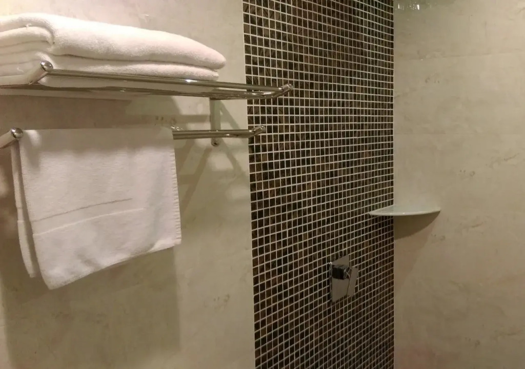 Chariton Hotel Nusa Bestari