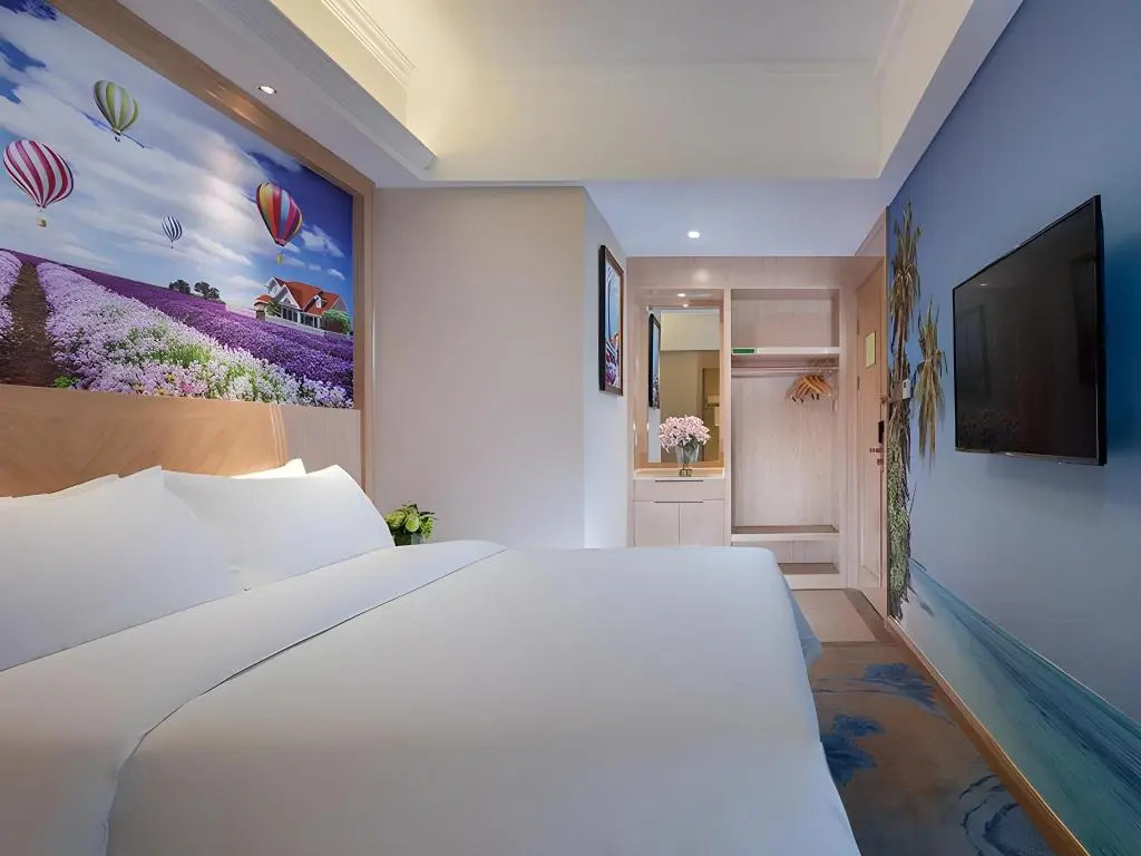 Vienna Hotel (Chongqing West Railway Station Baguocheng)