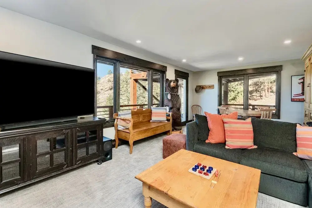 Moose Den Luxury Vacation Home at Windcliff home