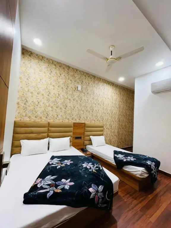 Hotel 4S Niwas