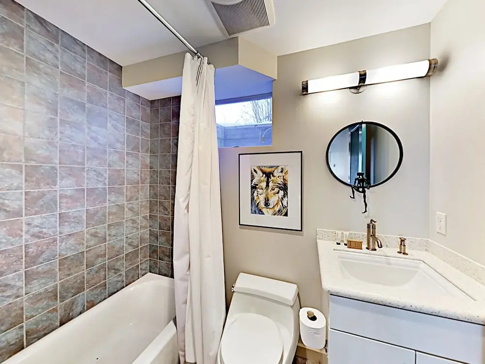 Iconic West End Home 2 Bedrooms 2 Bathrooms Home