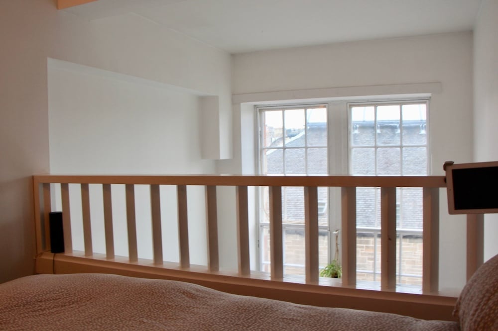 Modern 1 Bedroom Apartment Near Old Town