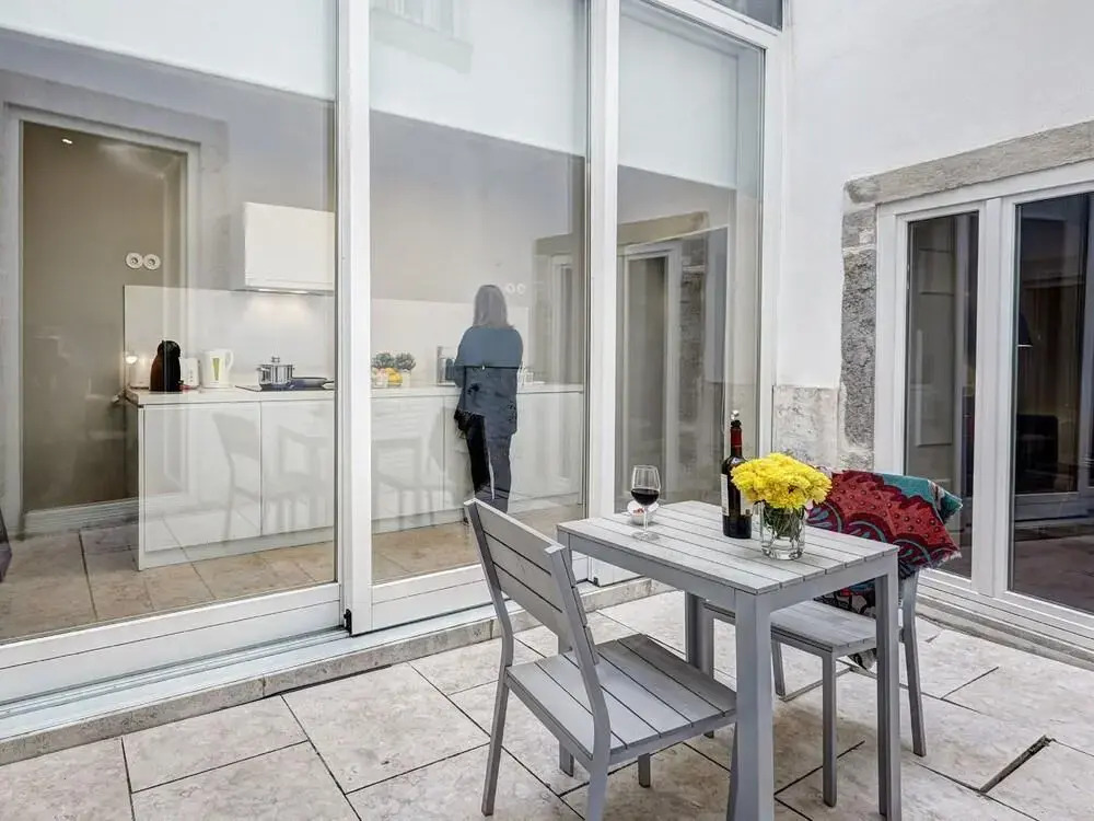 Canaan Lifestyle Apartments Lisbon Combro 77 by Get Your Stay