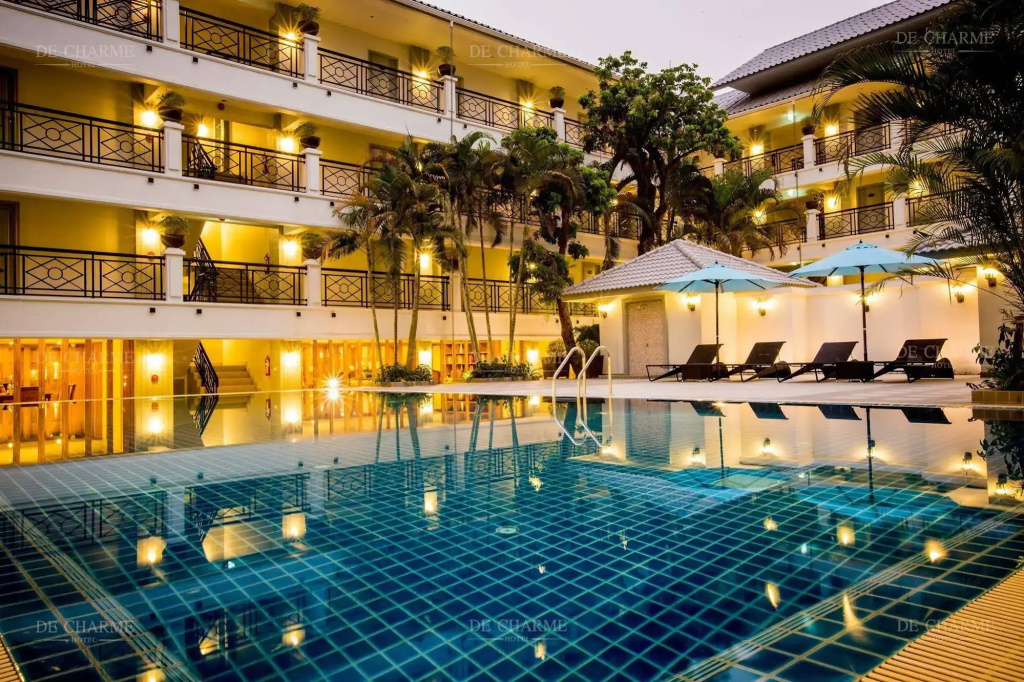 Decharme Hotel