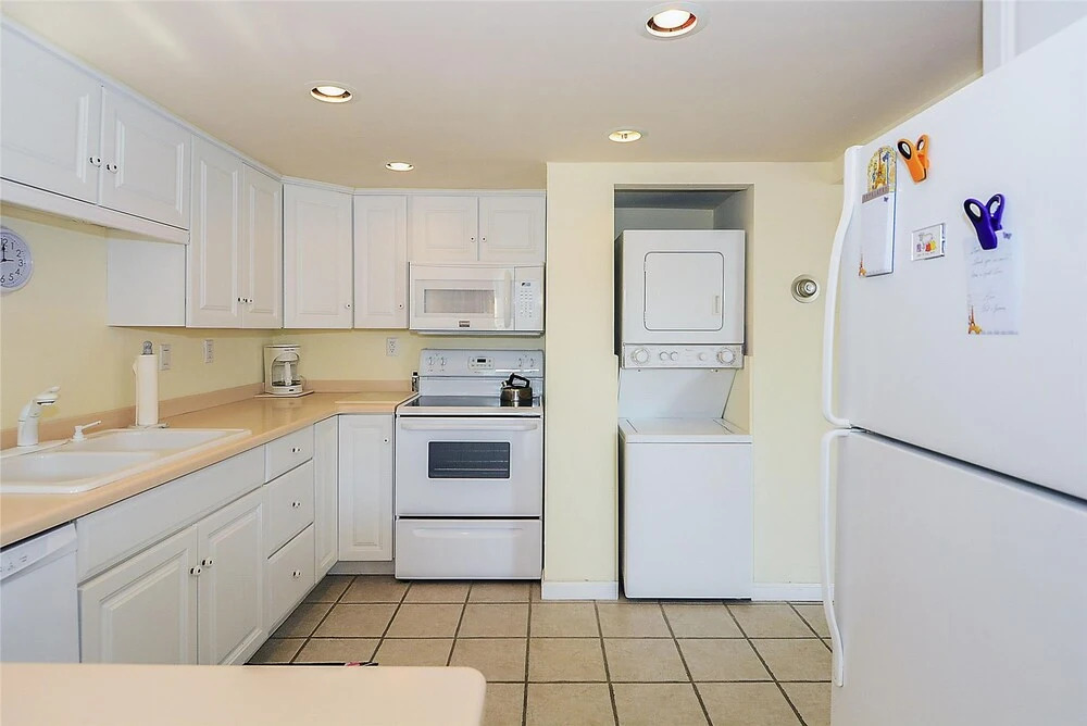 Henlopen Unit 321 by Long & Foster