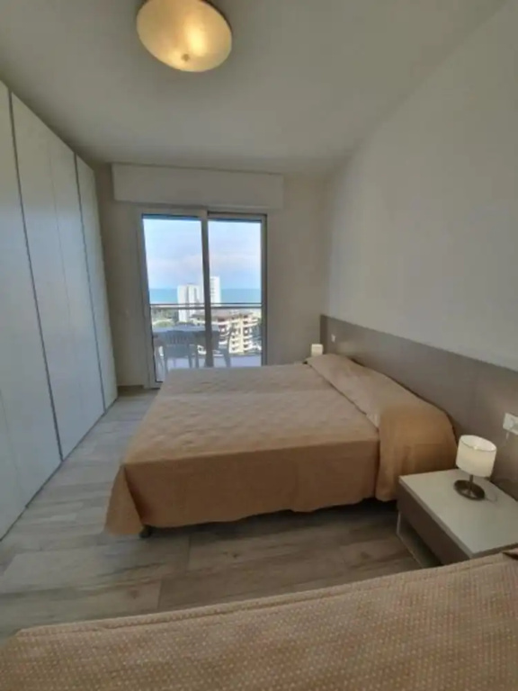 Ideal Getaway Apartment Near the Beach