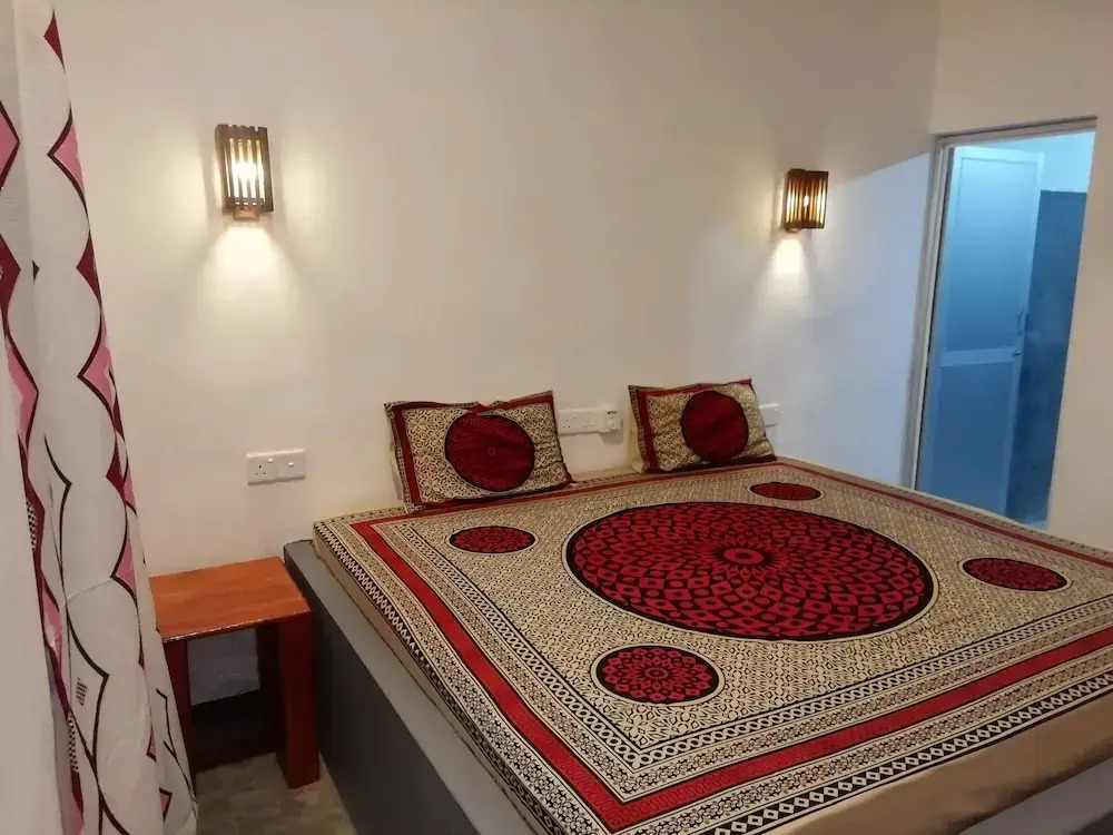 Sea shells Inn Arugambay