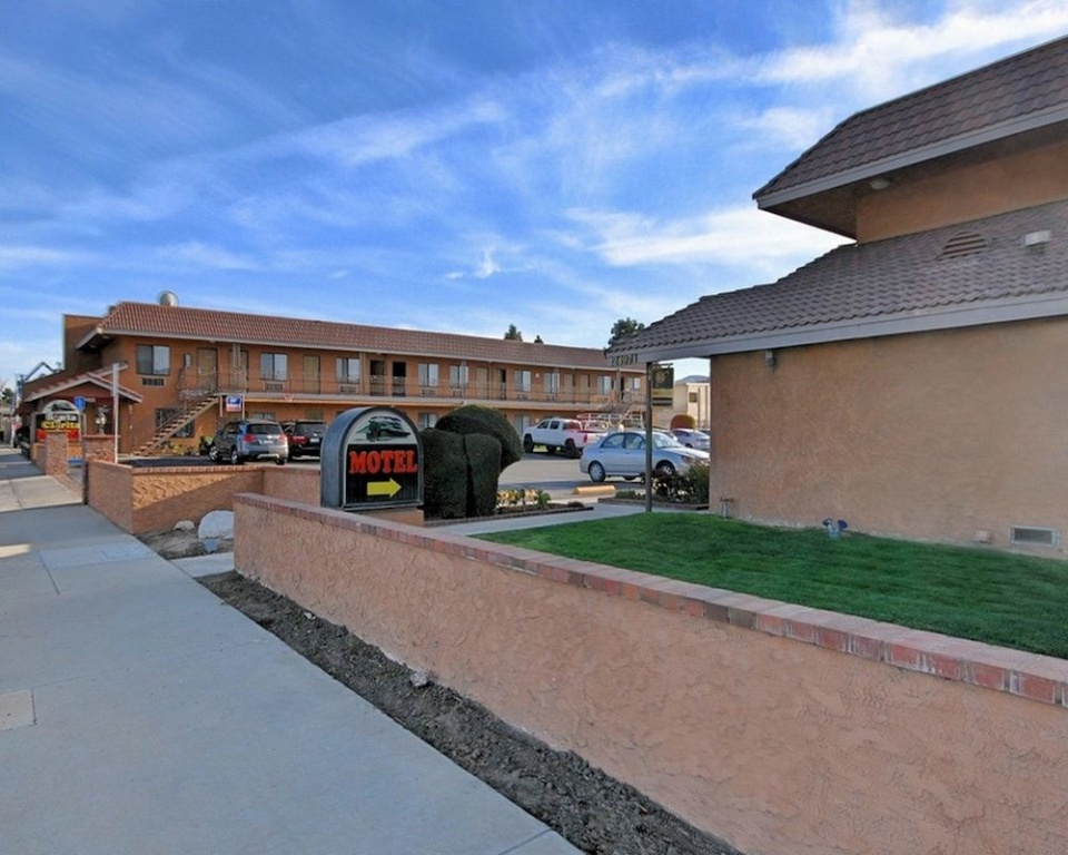 Santa Clarita Motel - Near six Flags Magic Mountain - Valencia