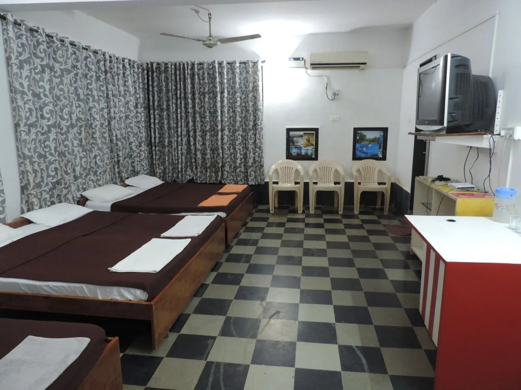 Wave Beach Hotel