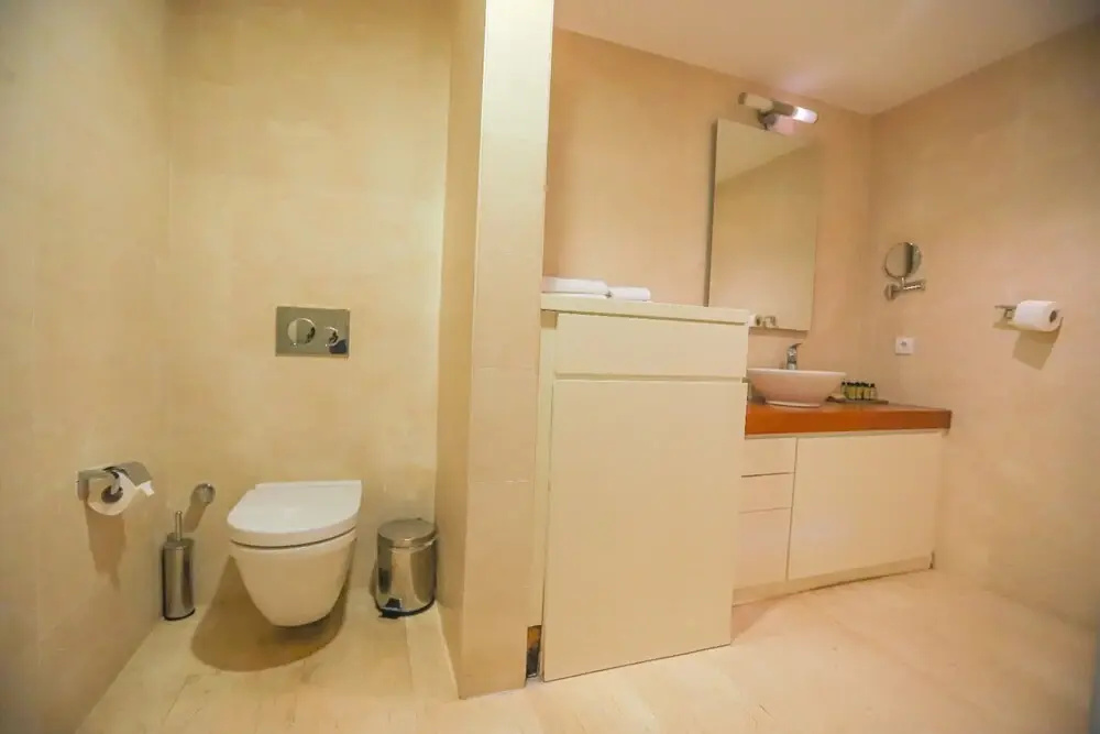 Private Garden Oasis in 4-bed Flat, With Hotel Perks