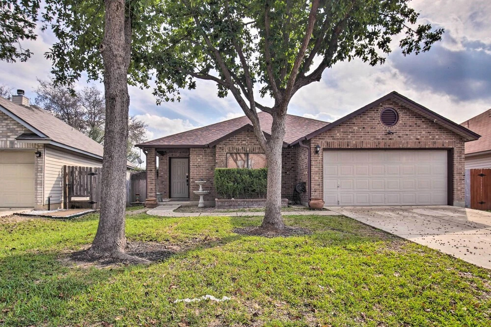 San Antonio Getaway ~ 18 Mi to Dtwn + Pool!