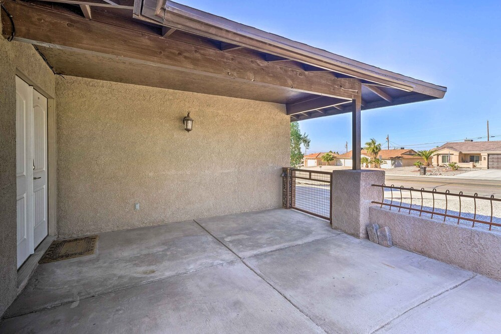 5 Mi to Marina Lake Havasu City Home with Pool!