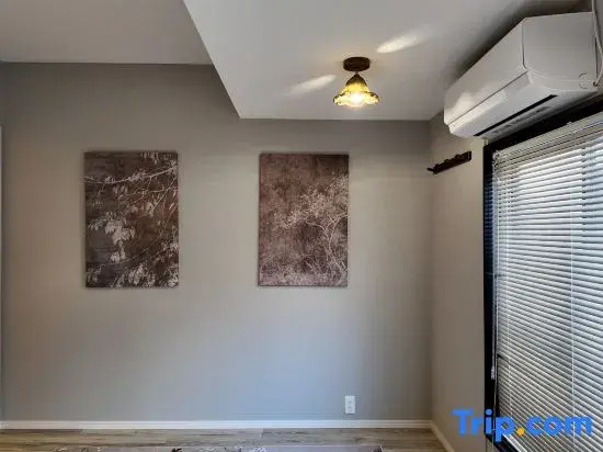 "Jiale"  2-7 people, 2 bedrooms, 1.5 bathrooms, 1 living room, 1 kitchen