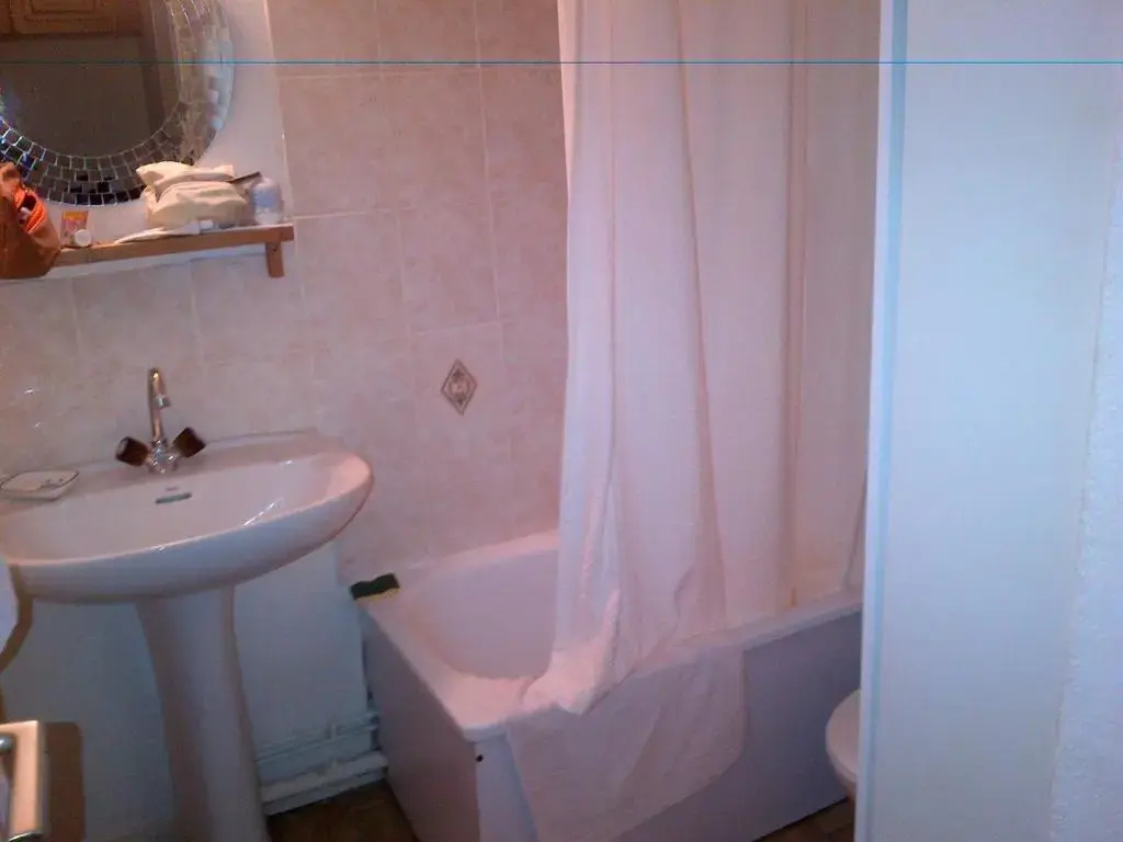 Appartement 4 personnes 5mn plage Piscine wifi parking