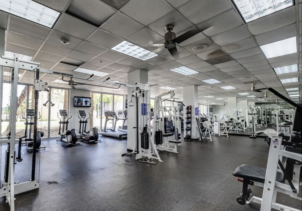 Amazing Condo 3 min to the Beach