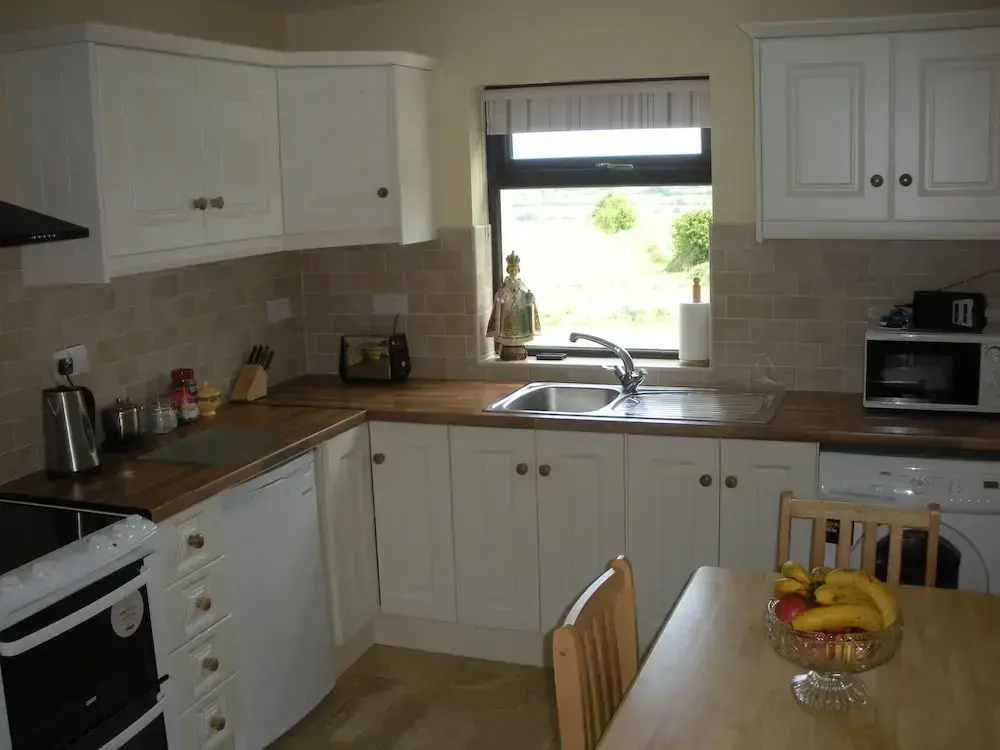Elm Cottage Sleeps 6 with Private Garden