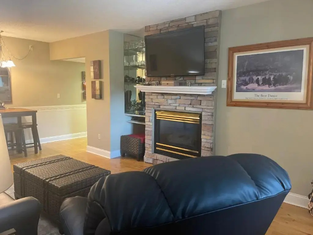 River Place Condos 605 2BD