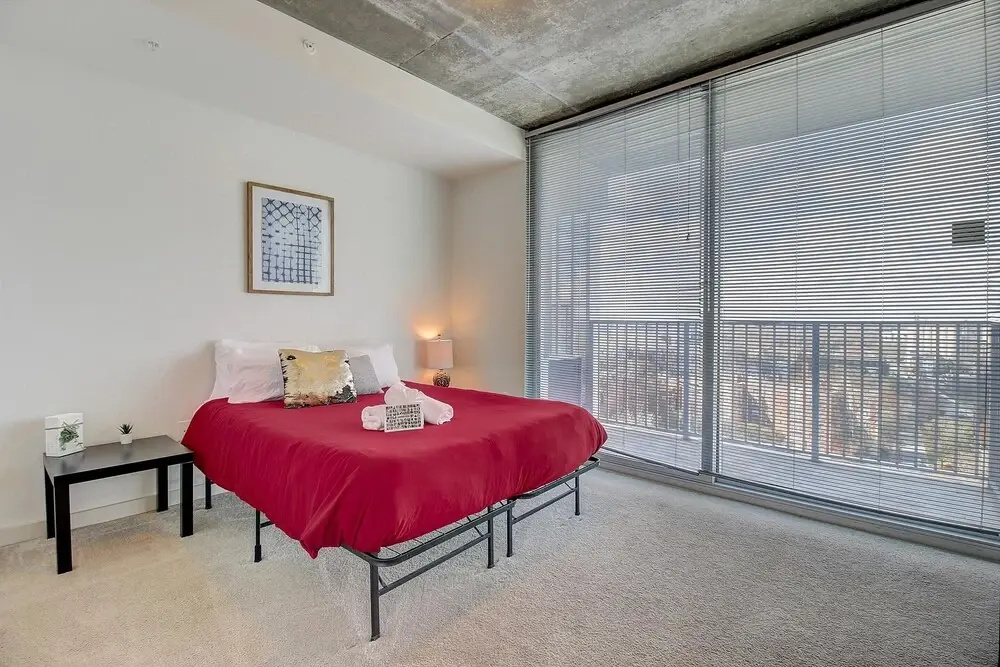FRONTDESK Skyhouse Apts Uptown Charlotte