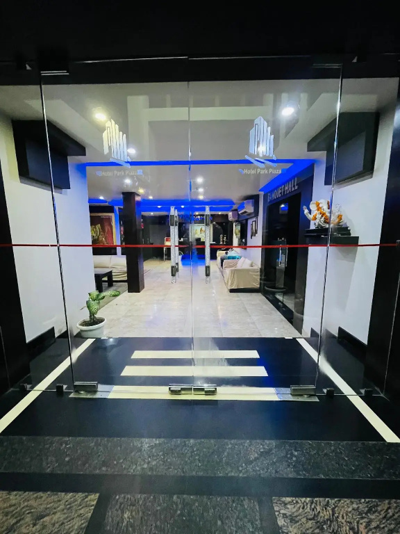 Hotel Park Plaza Varanasi