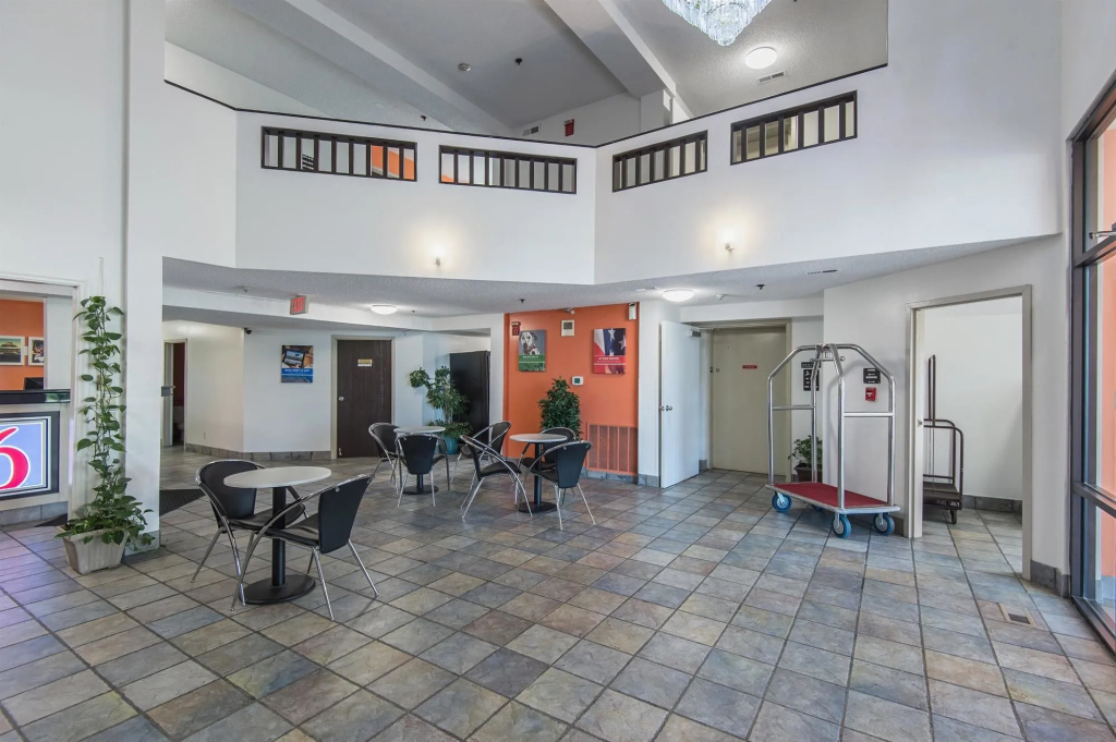 Motel 6-Lawrence, KS