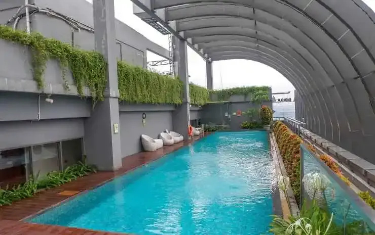 Luxurious 1BR @ L'Avenue Apartment near Sampoerna Universitas