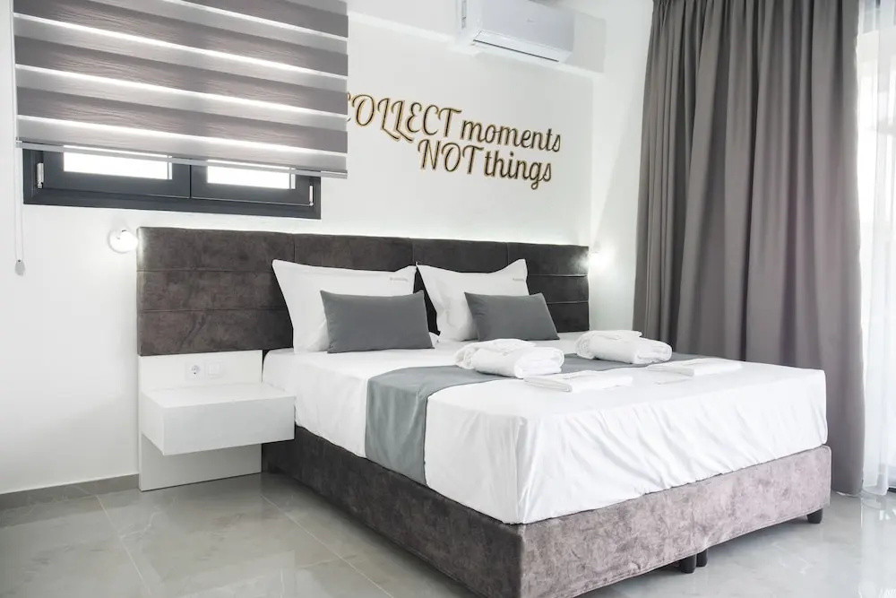 Aeonian Luxury Suites