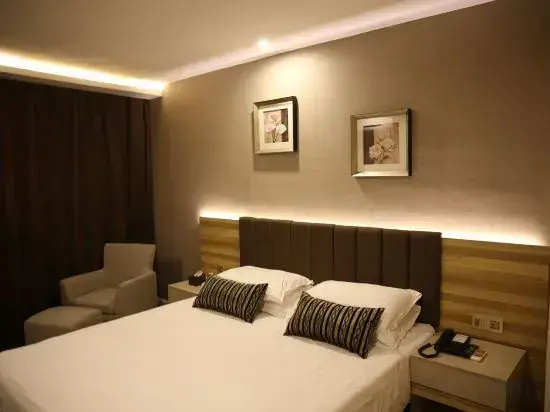 Motel  (Shenyang Central Street Joy City Walmart)