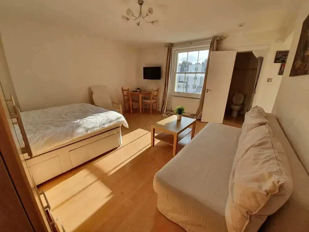 Studio Apartment in South Kensington 17