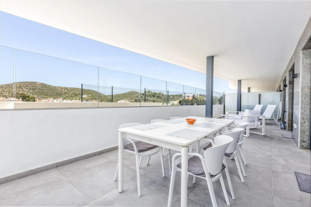 Luca in Fuengirola with 2 bedrooms and 2 bathrooms