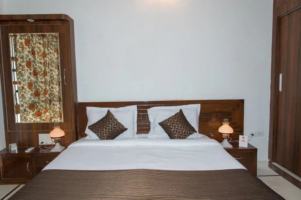OYO 10412 Home Exotic 4BHK Villa Govardhan Vilas