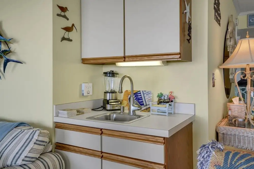 Harbour Island 204m 2 Bedroom Condo by RedAwning