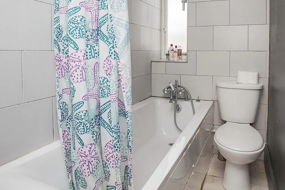 Bright 1 Bedroom Flat in Oval
