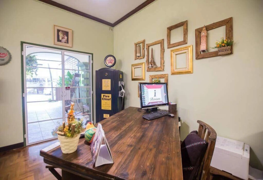 Iroom Boutique House