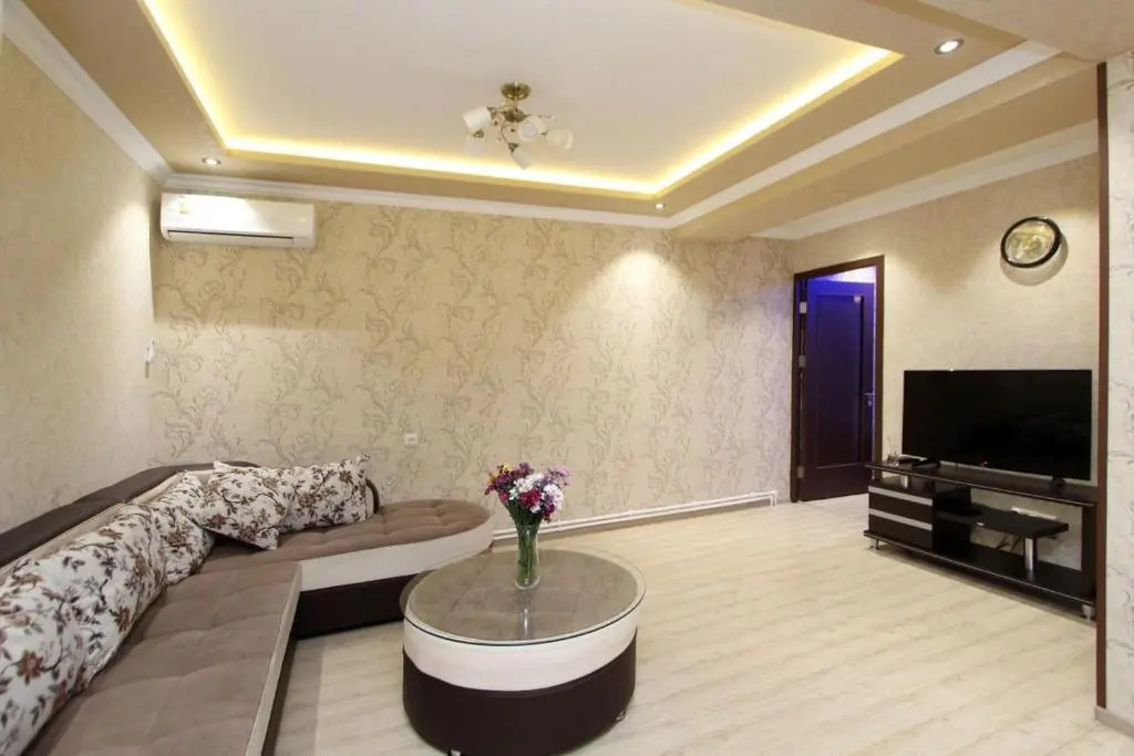 Luxury 2+1 Bedroom By Northern Avenue, Middle of Center