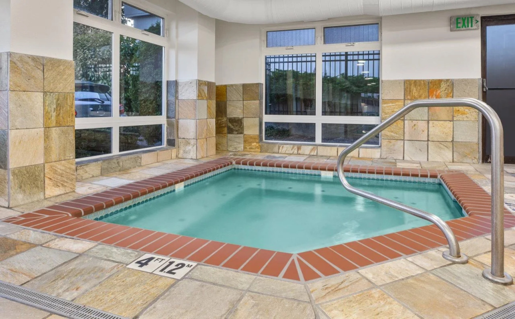 Holiday Inn Express & Suites Tacoma by IHG