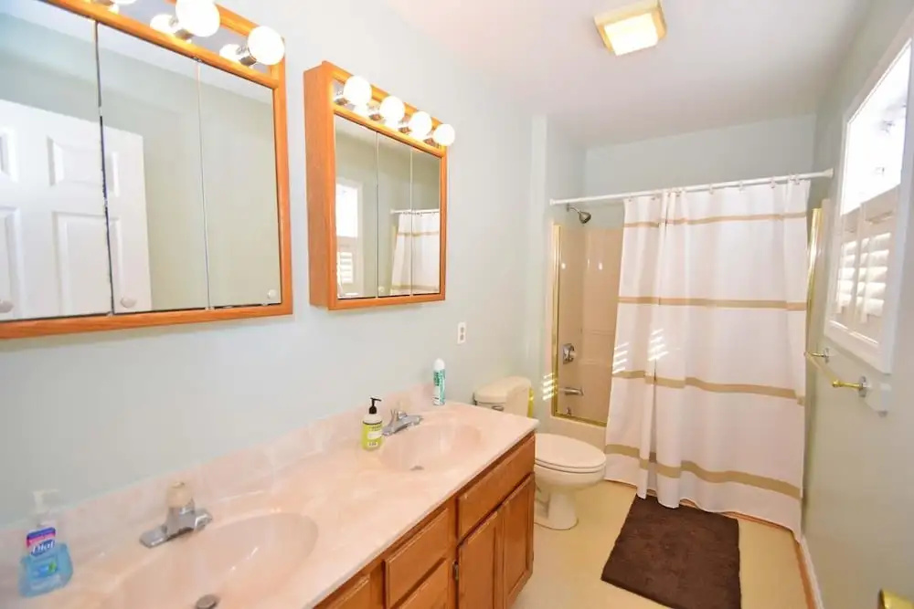 Barge Road 136o9 3 Bedroom Home by RedAwning