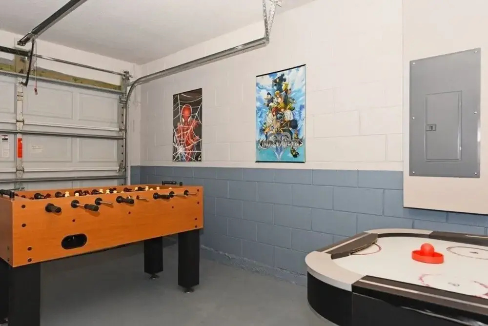 4 Bed Pool Game Room In Sandy Ridge 4 Bedroom Home by Redawning