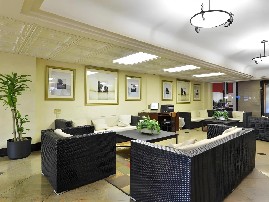 Magnuson Grand Hotel Maingate West
