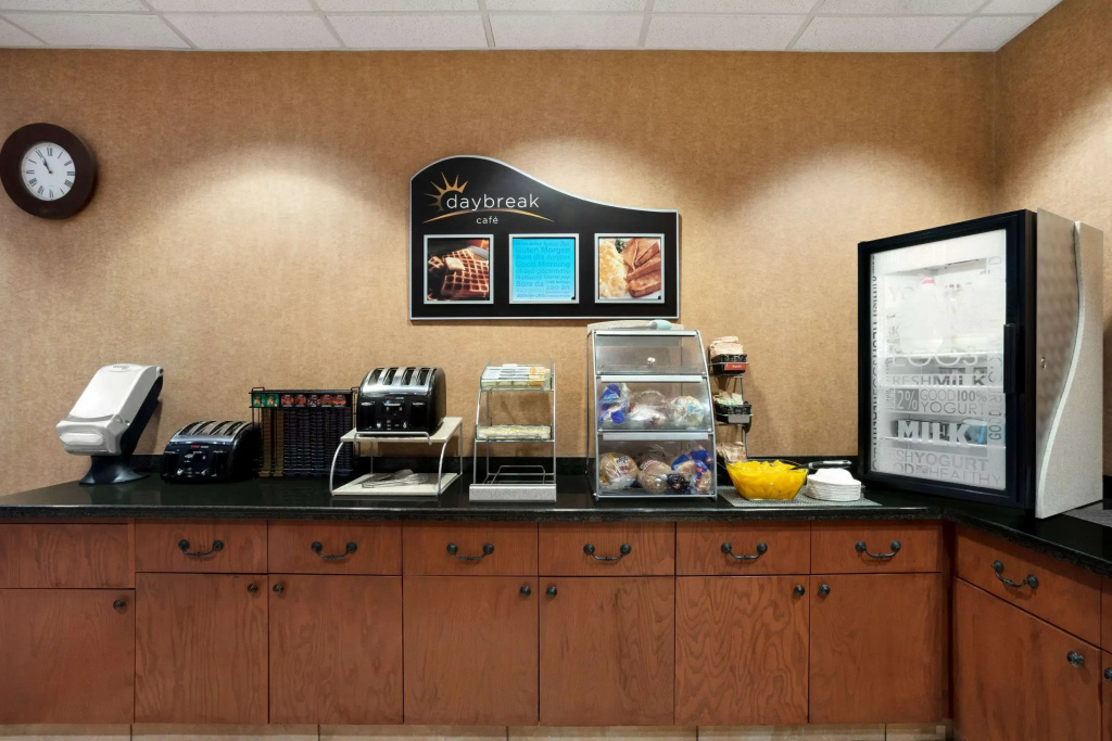 Days Inn & Suites by Wyndham Strathmore